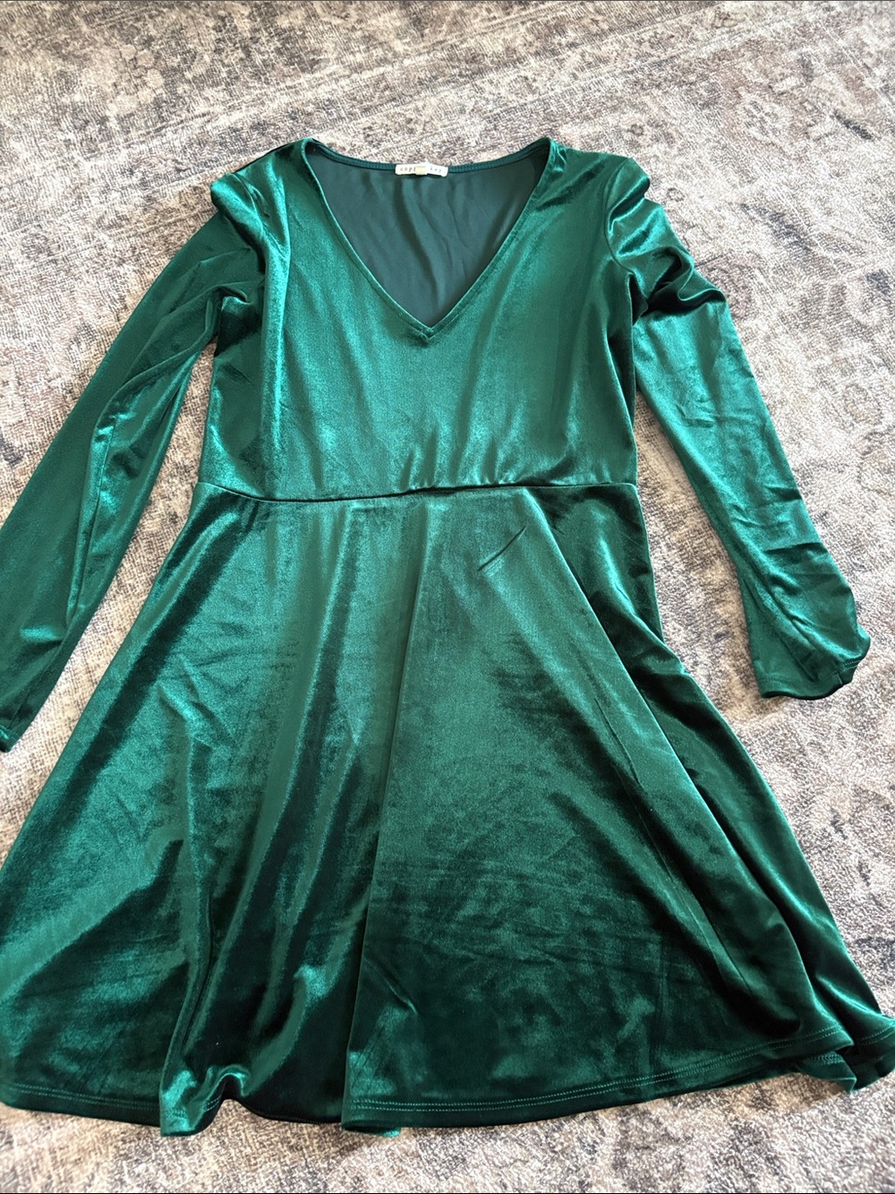 Copper Key Shimmering Emerald Green V‑Neck Velvet Skater Dress